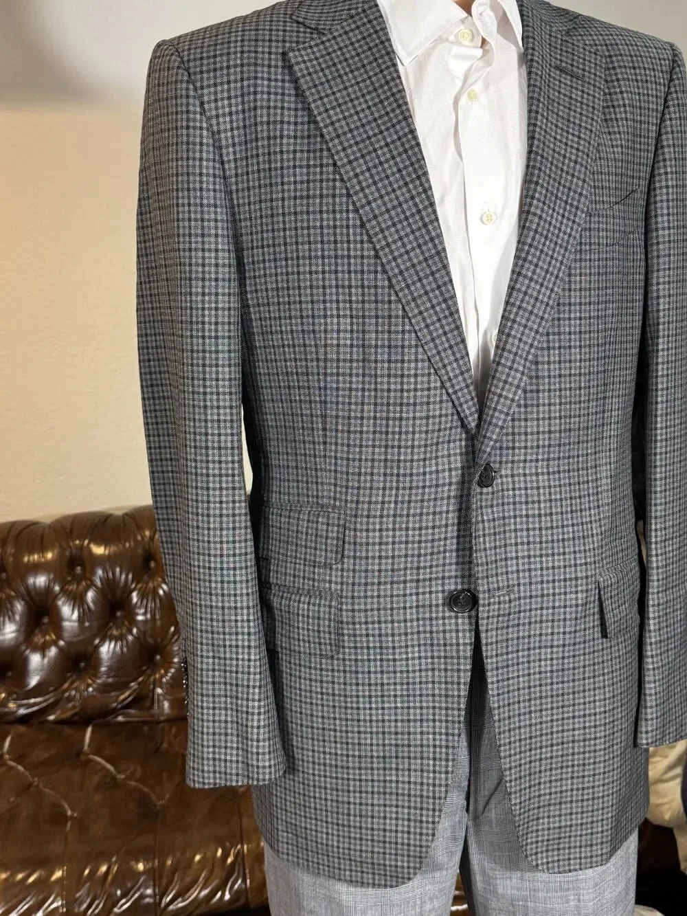 Tom Ford Guncheck Gray Suit Jacket Sportcoat 50R 40R EUC Men's Wool Switzerland
